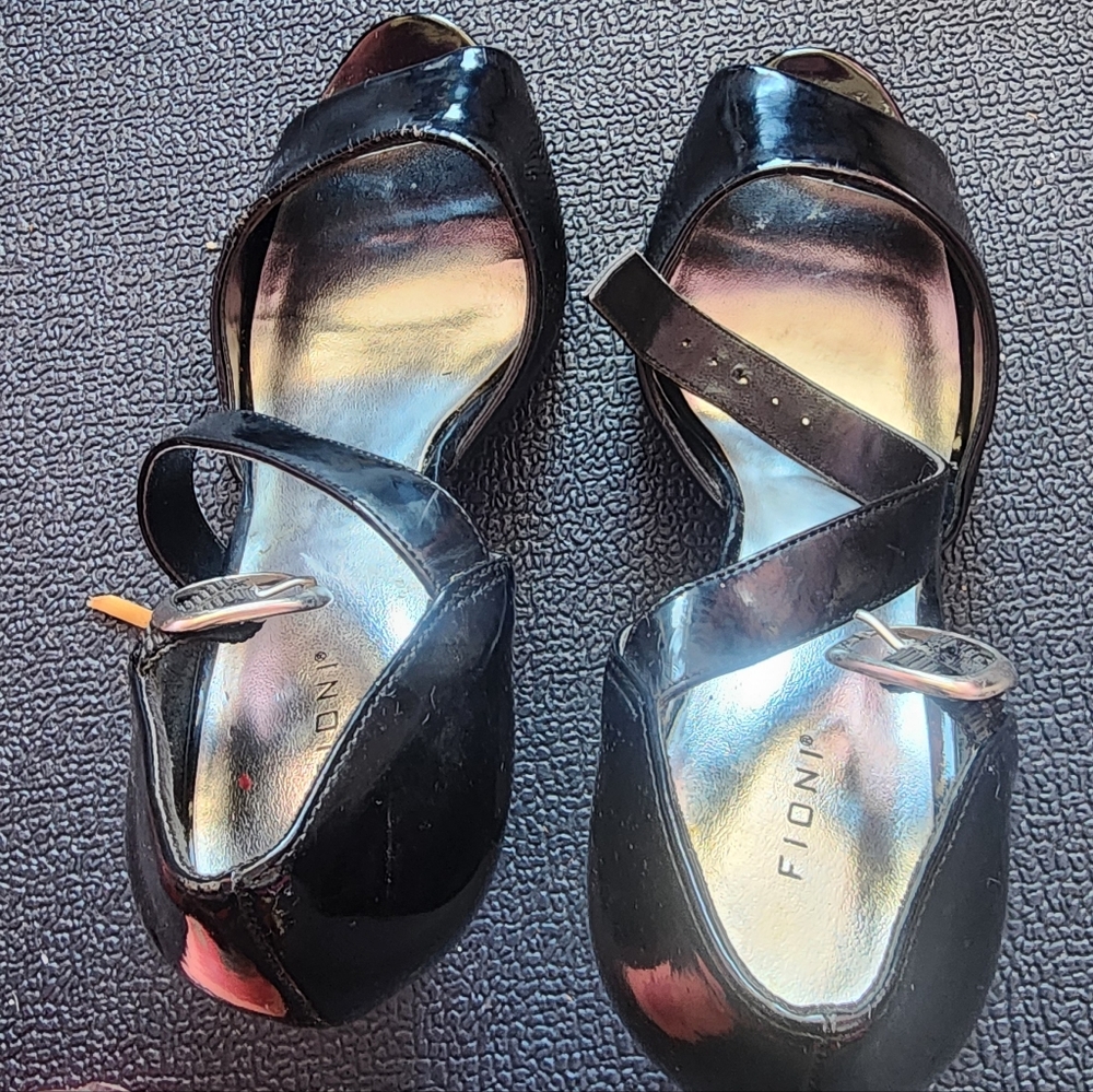 Fioni Black Strappy Heels